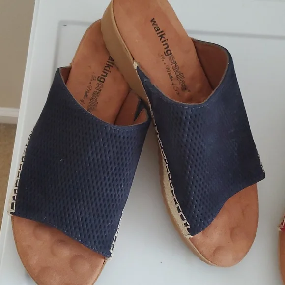 One Pair Walking Cradles Slide On Shoes - Picture 1 of 4